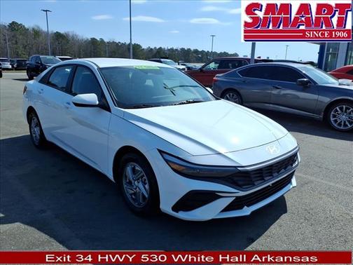 2024 Hyundai ELANTRA SE