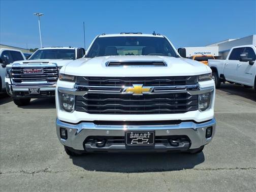 Summit White 2026 Chevrolet Silverado 2500 LT