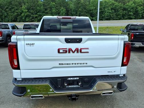 POLAR WHITE TRICOAT 2026 GMC Sierra 1500 SLT