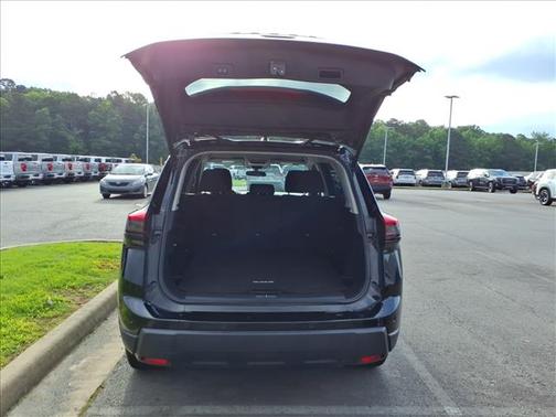 Super Black 2025 Nissan Rogue SV