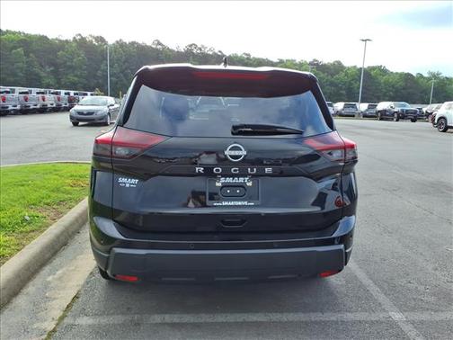 Super Black 2025 Nissan Rogue SV