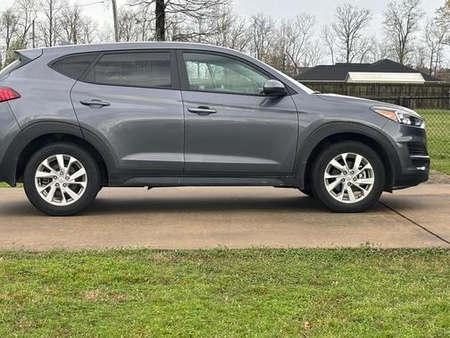 2021 Hyundai TUCSON SE