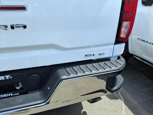 Summit White 2026 GMC Sierra 2500 SLE