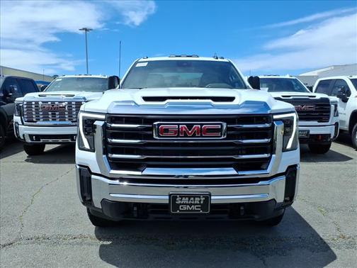Summit White 2026 GMC Sierra 2500 SLE
