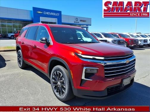 Radiant Red Tintcoat 2026 Chevrolet Traverse LT