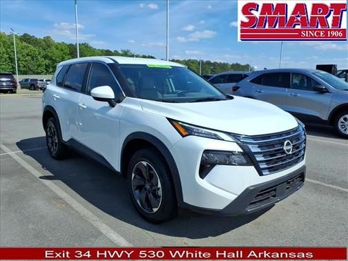 Everest White Pearl 2025 Nissan Rogue SV