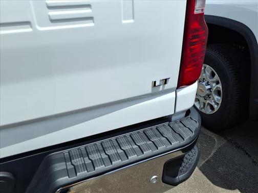Summit White 2026 Chevrolet Silverado 2500 LT