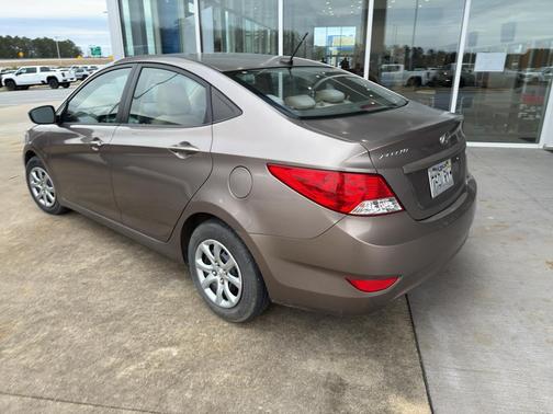2012 Hyundai Accent GLS