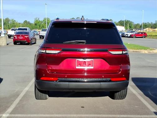 Velvet Red Pearlcoat 2023 Jeep Grand Cherokee Altitude