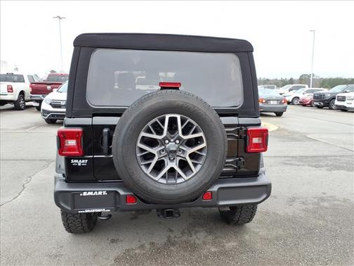 2024 Jeep Wrangler 4-Door Sahara 4x4