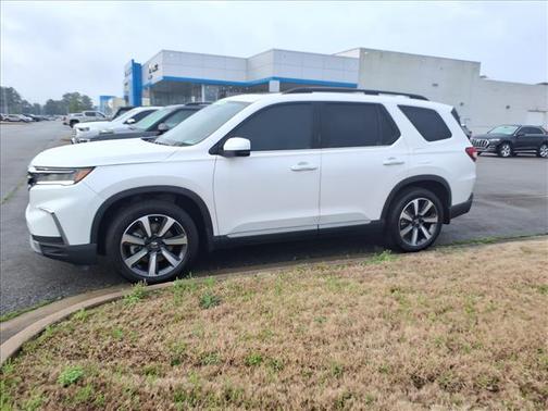 2025 Honda Pilot Touring 8-Passenger