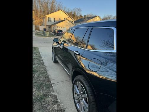 2022 Cadillac XT6 Premium Luxury FWD