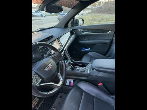 2022 Cadillac XT6 Premium Luxury FWD