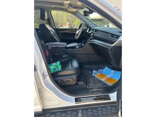 Bright White Clearcoat 2021 Jeep Grand Cherokee L Limited