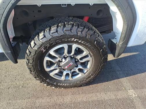 Summit White 2024 GMC Sierra 2500 SLE