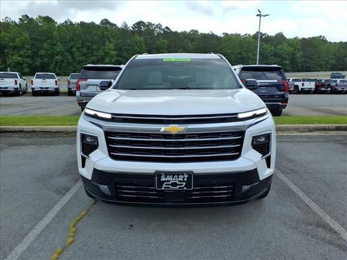 Iridescent Pearl Tricoat 2025 Chevrolet Traverse High Country