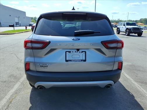 Iconic Silver Metallic 2024 Ford Escape Active