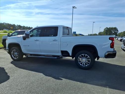 Summit White 2026 Chevrolet Silverado 2500 LTZ