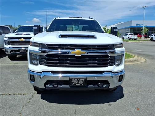 Summit White 2026 Chevrolet Silverado 2500 LT