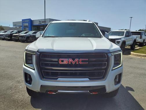 2024 GMC Yukon XL 4WD AT4