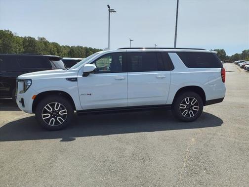 2024 GMC Yukon XL 4WD AT4