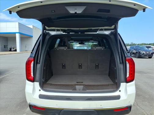 White Frost Tricoat 2021 GMC Yukon SLT