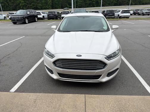 White Platinum Metallic Tri-Coat 2016 Ford Fusion SE