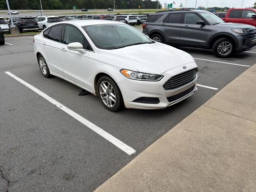 White Platinum Metallic Tri-Coat 2016 Ford Fusion SE