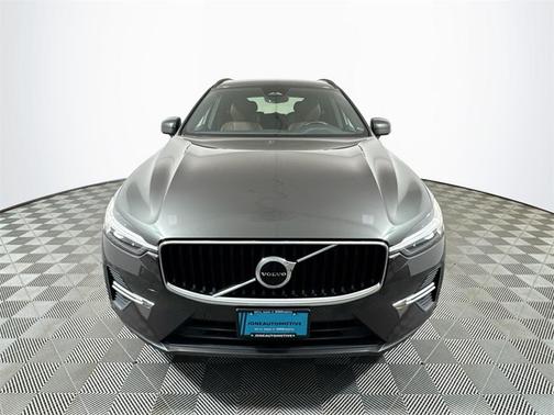 2022 Volvo XC60 B5 Momentum