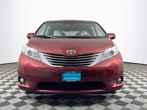 2014 Toyota Sienna XLE
