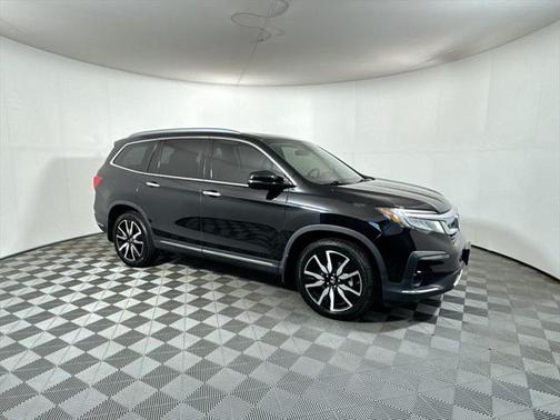 2022 Honda Pilot Touring 8-Passenger
