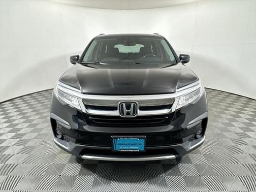 2022 Honda Pilot Touring 8-Passenger