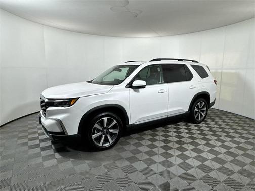 2024 Honda Pilot Touring 8-Passenger