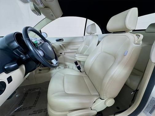 2009 Volkswagen New Beetle S