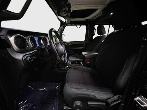 Black Clearcoat 2021 Jeep Gladiator Sport