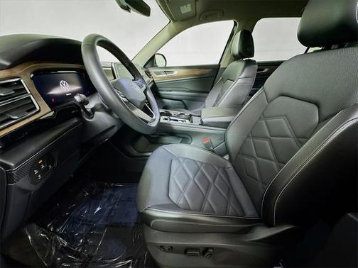 2024 Volkswagen Atlas 2.0T SE w/Technology 4MOTION