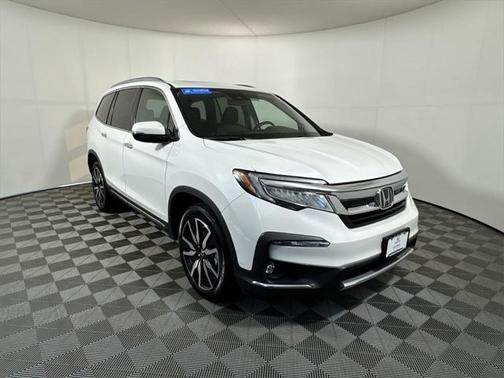 2022 Honda Pilot Touring 8-Passenger