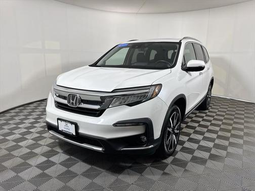 2022 Honda Pilot Touring 8-Passenger