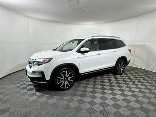 2022 Honda Pilot Touring 8-Passenger
