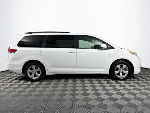 2014 Toyota Sienna LE