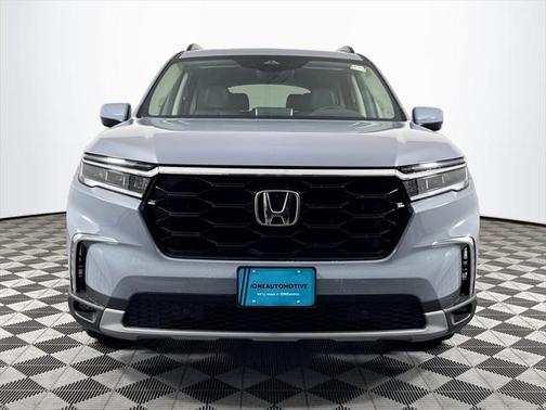 2025 Honda Pilot Touring 8-Passenger