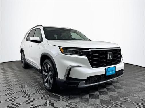 2025 Honda Pilot Touring 8-Passenger