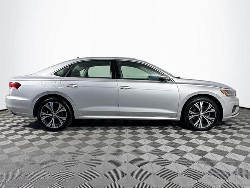 2020 Volkswagen Passat 2.0T SE