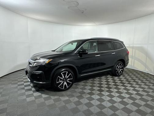 2022 Honda Pilot Touring 8-Passenger