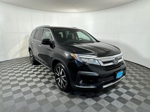 2022 Honda Pilot Touring 8-Passenger