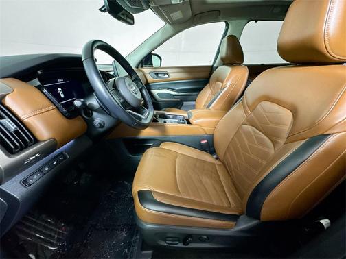 2023 Nissan Pathfinder Platinum 4WD