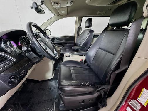 2013 Chrysler Town & Country Touring