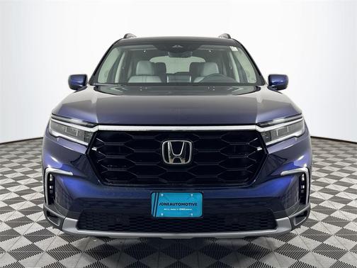 2025 Honda Pilot Touring 8-Passenger