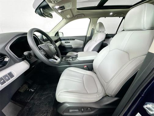2025 Honda Pilot Touring 8-Passenger
