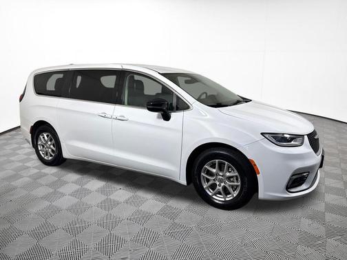 Bright White Clearcoat 2024 Chrysler Pacifica Touring L